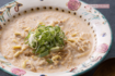 【豆乳の担々風スープ】担々麺ならぬ担々オートミール!(調理/牛尾理恵・撮影/廣瀬靖士)
