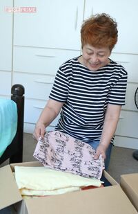 片づけ用の段ボールは、部屋の片隅においておき、不要なものがあったらすぐ入れられるようにしている