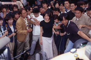 1999年6月、広末涼子の早稲田初登校に取材陣や学生、野次馬が殺到した