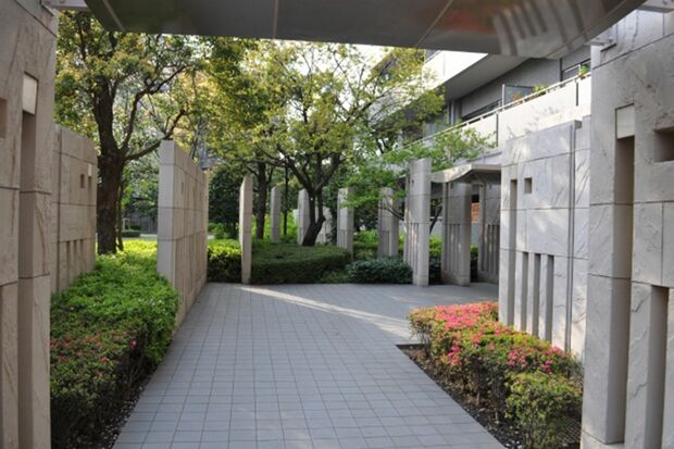 
マンションのエントランス、共用部分のエレベーターなどがきれいに保全されているかも大切
