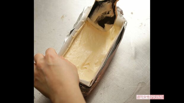 型に入れるたびに、表面を平らにならす