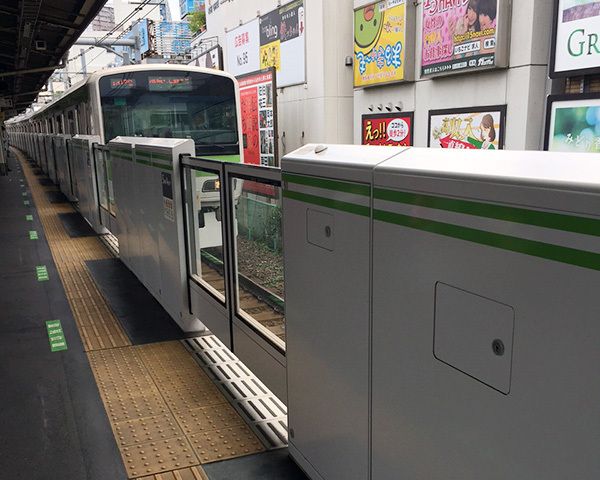 01年新大久保駅転落事故、両親が語る「息子の勇気、日本人の励まし」 週刊女性PRIME