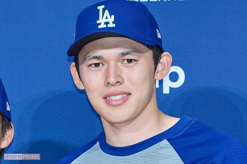 米ドジャース・佐々木朗希、記念トレカ発売を告知も「大谷翔平の番号“17”」まさかのサイン“書き間違え”…