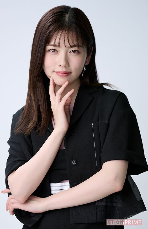 小芝風花　撮影／渡邉智裕ヘアメイク／富永智子スタイリング／成田佳代衣装協力／AULAAILA、ete