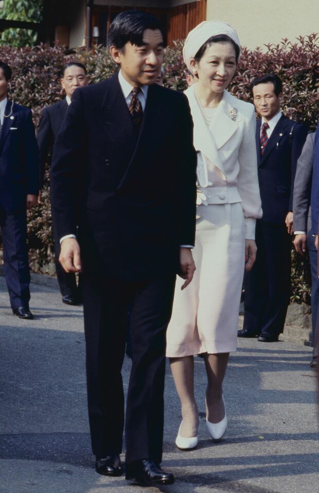 '78年5月、学会出席のため京都を訪問された上皇ご夫妻。葵祭の衣装や牛車を見学された