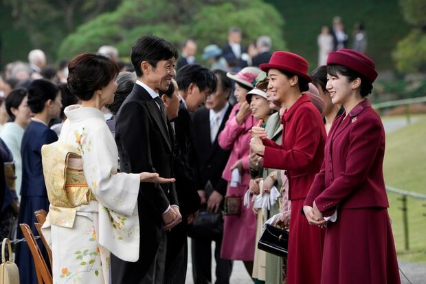 愛子さまは武豊夫妻と笑顔で歓談された