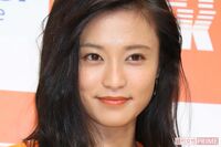 小島瑠璃子「中国はどうなった?」板野友美の結婚式での“1年ぶり”近影につれない声、芸能活動の行く末