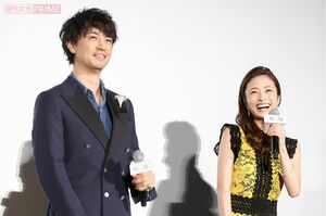 07年、映画『昼顔』舞台挨拶に登壇した上戸彩と斎藤工