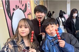 上京した際に“ありえないくらい声をかけられた”3人。真ん中が無職ニキ（提供写真）