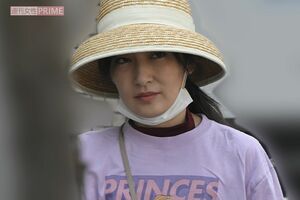 熊田曜子。周囲の話によれば、騒動で仕事が激減したためなのか、よく近所の公園にいるとのこと