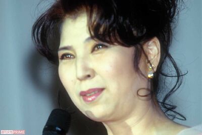 八代亜紀さん、レコード会社が今度はヌード写真の“原版”オークション「入札90万円超え」で続ける“冒涜”