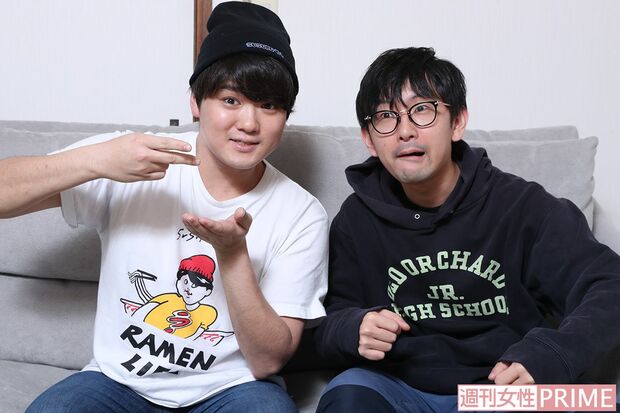 SUSURU（右）、動画の編集を担当するチャル蔵（左）　撮影／吉岡竜紀