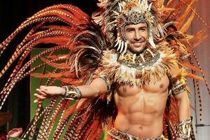 ヒョウ柄の洋二さん　写真提供／中島洋二さん