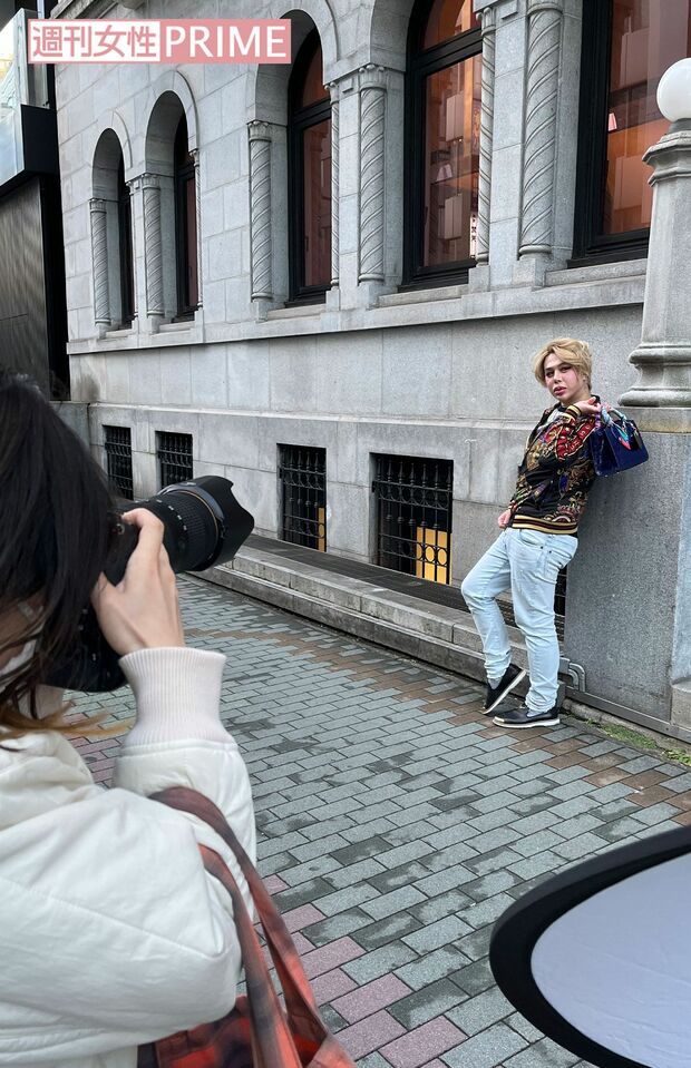 銀座で撮影するアレン