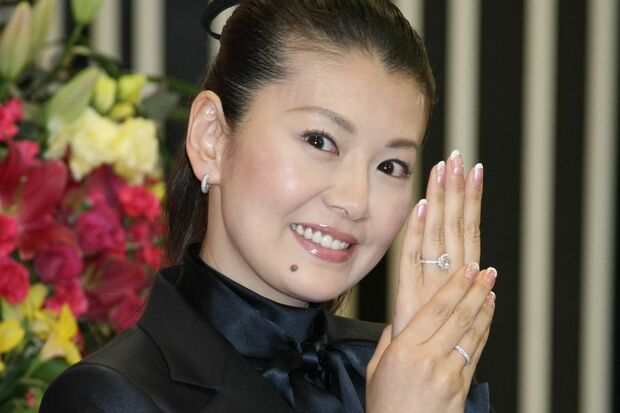 南野陽子、不倫・隠し子裁判・1500万円横領で逮捕された「ゴミ箱みたいな存在」の夫と離婚を発表しても、免れない “トラブルメーカー”  の烙印（3ページ目） | 週刊女性PRIME