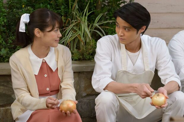 みね子とヒデ。(c)NHK