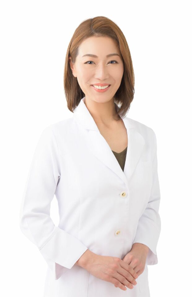 二宮典子先生●女性泌尿器科医。「二宮レディースクリニック」院長。女性の身体のための情報を発信するYouTubeチャンネル「ココシカ診療所」は現在登録者3万人。著書に『女医が教える潤うからだづくり』（主婦の友社）。