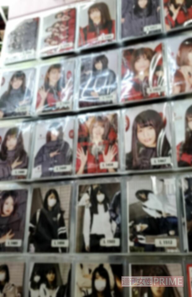 女性アイドルの写真は隠し撮りのようなものも