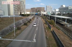 堺市の事件現場付近。見通しもよくスピードを上げる車が多い