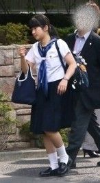  ハンドジェルなどキーホルダーをカバンにぶら下げながら、元気に登校される愛子さま(6月25日)