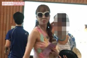 娘が出演するバレエの発表会に訪れた神田うの