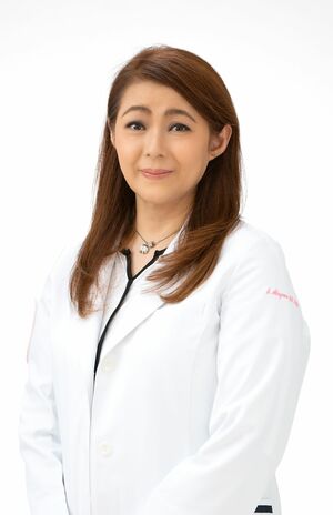 赤澤純代先生●金沢医科大学総合内科女性総合医療センター長。専門は女性特有の疾患や高血圧など。著書に『温め、流し、排出するこの3段階で若返る!血流美人』(ワニブックス)がある。