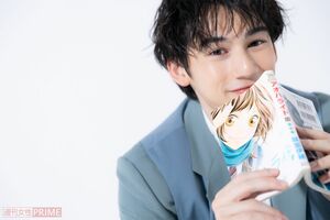 少女漫画のなかでも、忘れられない相手を追いかける女子高生を描いた『アオハライド』が一番好きだというパース・ナクン 撮影/矢島泰輔 ヘアメイク/JHUNTAKAYAMA スタイリスト/齋藤良介RYOSUKESAITO