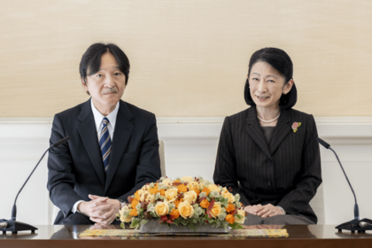 11月25日の会見で悠仁さまの海外留学に関して言及された秋篠宮さま(宮内庁提供)