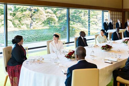 '24年2月、愛子さまはケニア大統領との昼食会にご参加。大統領から「ぜひケニアに」とのお誘いが