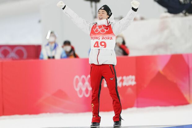‛22年北京五輪スキージャンプ個人ノーマルヒル金メダリストの小林陵侑