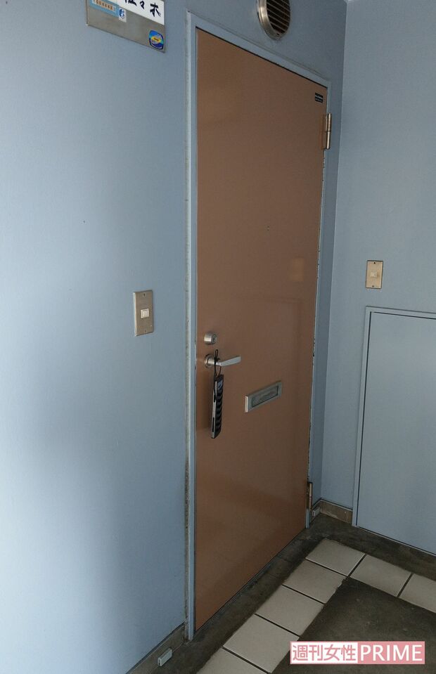 一家が住んでいた部屋は静まり返っていた