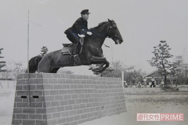 京都大学時代は強豪の馬術部に所属。キャプテンを務めた