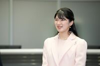 愛子さま、新たなロイヤルにゃんこ『美海』を迎え入れ!猫談義が話題になった美術家が語るご一家の“並々な…