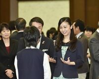 佳子さまが手話で激励、秋篠宮家で受け継がれる「思い」