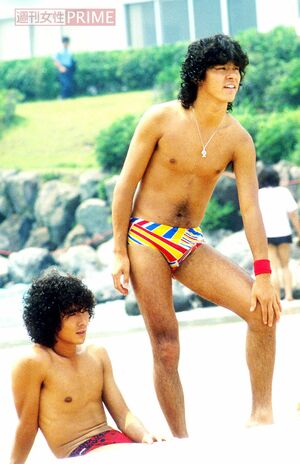 芸能人水泳大会にて。西城秀樹さんと郷ひろみ