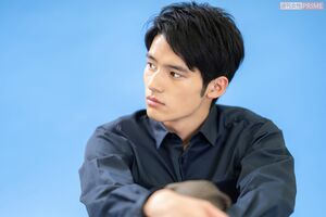 岡田健史　撮影／佐藤靖彦