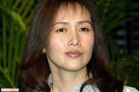 工藤静香「恐ろしく古い」ド派手な“ヒザ見せ&ドクロ”ファッション公開で「絶妙にダサい」辛辣反応