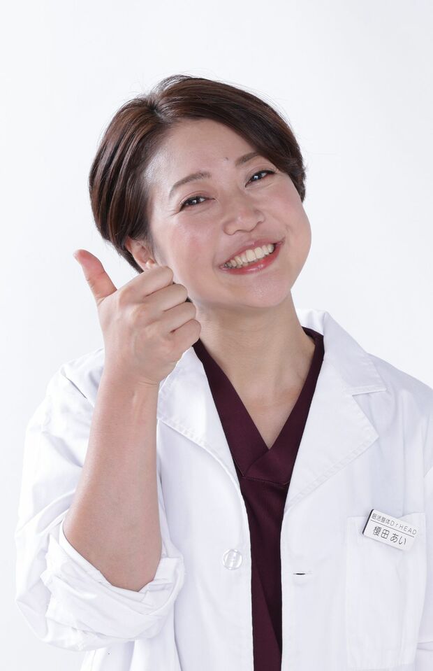 眠活ヘッド整体DrHEADオーナー・みんみん先生●榎田あい。お客様のお悩みにコミットすることを目的としたドライヘッドスパサロン『DrHEAD』オーナー。自らのメソッドをまとめた著書『ぐっすり眠れる頭蓋骨はがし』（主婦と生活社）を上梓。