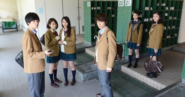 初主演ドラマ『She』、いよいよ最終回。アマチュア無線部の部室にみんなを集め、涼子（松岡茉優）が自らが仕掛けたカメラの映像を流すと、衝撃の事実が……! その他出演／中条あやみ、清水くるみ、竹富聖花、成田凌、森川葵、白洲迅 ほか 5月16日（土）夜11:50～0:15（フジテレビ系）