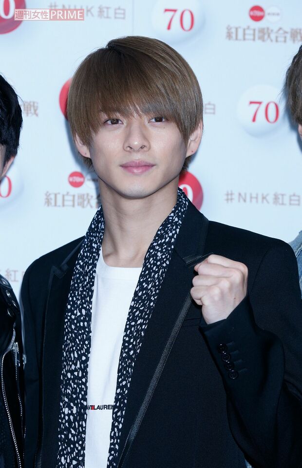 平野紫耀　我妻善逸(あがつま ぜんいつ)  炭治郎と同期の鬼殺隊員。“雷の呼吸”の使い手。普段は臆病な性格だが、気を失うと居合の達人になる