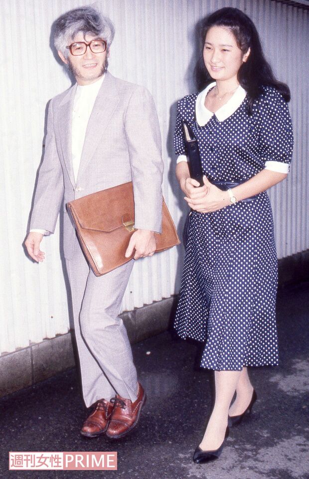 '89年8月、秋篠宮さまとの婚約内定後、父とともに初めて報道陣の前に出られた紀子さま