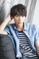  ジムに行ったり、水泳をして鍛えています。あと食生活にも気をつけています。お昼以外は炭水化物を抜いて、タンパク質をとるようにして。（好きなパーツは）昔からですが、肩。肩の表面と裏の筋肉は発達しやすいから好きです