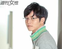 松坂桃李、私生活でもメガネ使用「勉三さんのようなやつ」