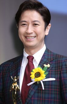『パネルクイズアタック25』司会を務める谷原章介