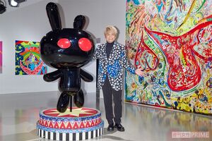 香取慎吾の個展『WHO AM I - SHINGO KATORI ART JAPAN TOUR』のシンボル、くろうさぎに会ったら挨拶してね