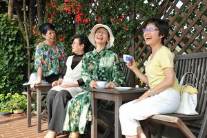 共同墓で行っている追悼会の様子　写真提供／SSSネットワーク