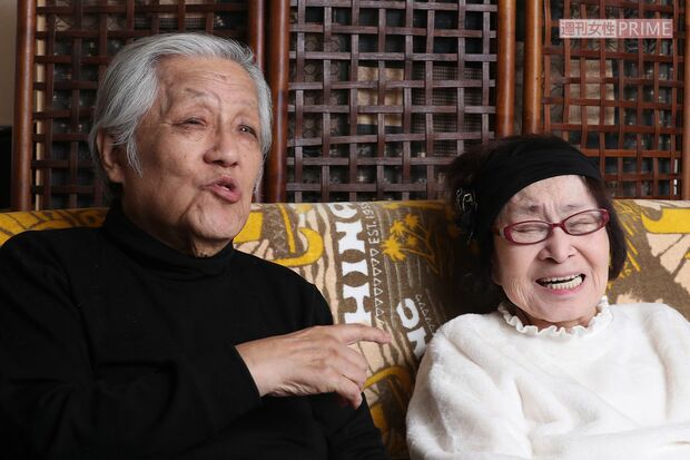 昨年12月、ミッチー・サッチー騒動を振り返った浅香さん（右）と内縁夫の世志