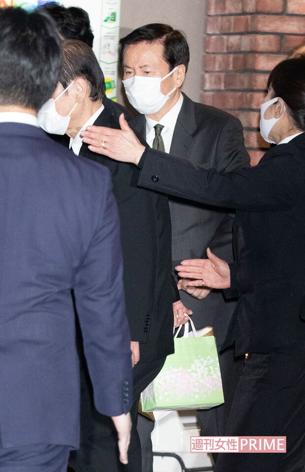 西郷輝彦さんを目標としてきた森田健作も通夜に駆けつけた