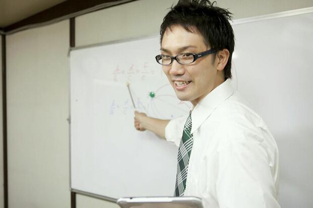 福岡市長（経営する塾のHPより）