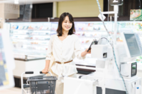 万引きし放題、客にかかる負担…「セルフレジ」の問題点を解決! 製造者が語る“未来の技術力”